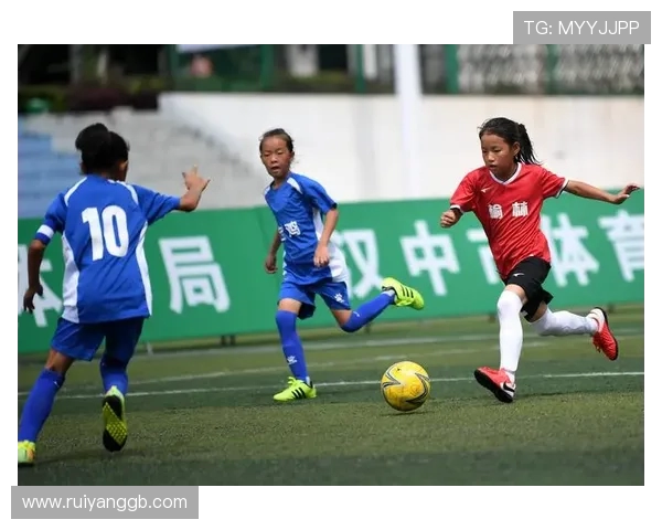 河南队鏖战绿茵赛场全力冲击胜利续写中原足球新辉煌