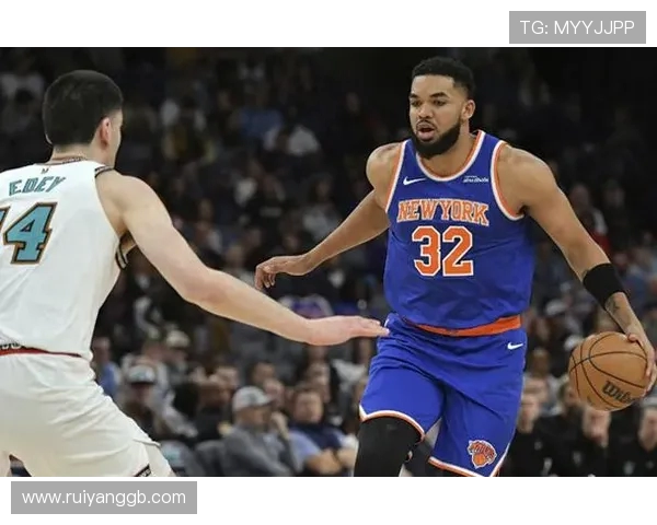 热火与尼克斯激战正酣 争夺东部季后赛席位的关键对决 热火与尼克斯激战正酣 争夺东部季后赛席位的关键对决