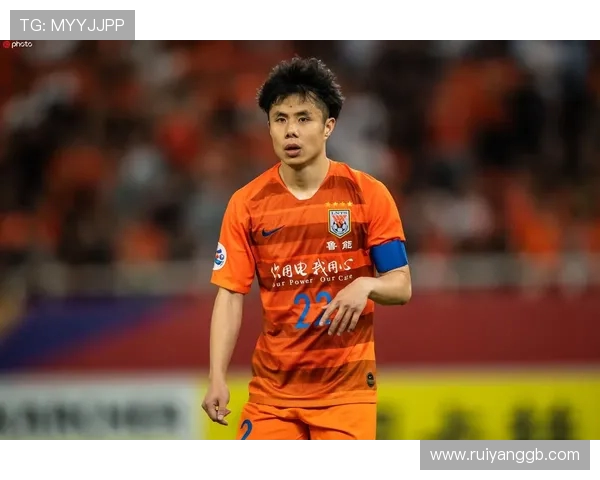 蒿俊闵：从青涩少年到中国足球中流砥柱的成长历程与传奇故事