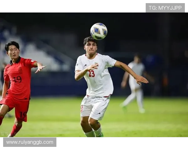 聚焦足球巨星赛场风云与荣耀再创巅峰之路全景解析精彩瞬间集锦汇