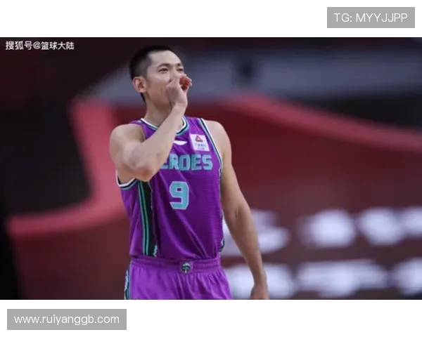 张庆鹏的篮球传奇之路：从青涩少年到职业球员的奋斗历程与心路历程